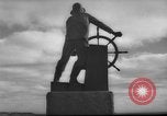 Standbild Fishermen Resort Memorial Gloucester Massachusetts USA, 1935, aus Sekunde 52 historischem Filmmaterial Videoclip 65675046876