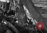 Image bateau de pêche au travail Atlantic Ocean Massachusetts United States USA, 1935, de la seconde 17 séquences d'archives historiques vidéo 65675046885