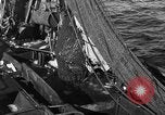 Image bateau de pêche au travail Atlantic Ocean Massachusetts United States USA, 1935, de la seconde 28 séquences d'archives historiques vidéo 65675046885