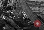 Image bateau de pêche au travail Atlantic Ocean Massachusetts United States USA, 1935, de la seconde 30 séquences d'archives historiques vidéo 65675046885