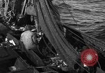 Image bateau de pêche au travail Atlantic Ocean Massachusetts United States USA, 1935, de la seconde 49 séquences d'archives historiques vidéo 65675046885