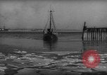 Standbild kommerziellen Fischerboote Boston Massachusetts USA, 1935, aus Sekunde 5 historischem Filmmaterial Videoclip 65675046892