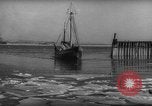 Standbild kommerziellen Fischerboote Boston Massachusetts USA, 1935, aus Sekunde 12 historischem Filmmaterial Videoclip 65675046892