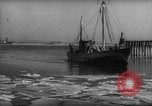 Standbild kommerziellen Fischerboote Boston Massachusetts USA, 1935, aus Sekunde 25 historischem Filmmaterial Videoclip 65675046892