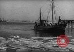 Standbild kommerziellen Fischerboote Boston Massachusetts USA, 1935, aus Sekunde 26 historischem Filmmaterial Videoclip 65675046892