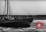 Standbild kommerziellen Fischerboote Boston Massachusetts USA, 1935, aus Sekunde 28 historischem Filmmaterial Videoclip 65675046892