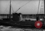 Standbild kommerziellen Fischerboote Boston Massachusetts USA, 1935, aus Sekunde 39 historischem Filmmaterial Videoclip 65675046892
