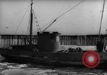 Standbild kommerziellen Fischerboote Boston Massachusetts USA, 1935, aus Sekunde 40 historischem Filmmaterial Videoclip 65675046892