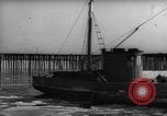 Standbild kommerziellen Fischerboote Boston Massachusetts USA, 1935, aus Sekunde 43 historischem Filmmaterial Videoclip 65675046892