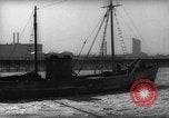 Standbild kommerziellen Fischerboote Boston Massachusetts USA, 1935, aus Sekunde 48 historischem Filmmaterial Videoclip 65675046892