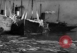 Standbild kommerziellen Fischerboote Boston Massachusetts USA, 1935, aus Sekunde 58 historischem Filmmaterial Videoclip 65675046892