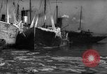 Standbild kommerziellen Fischerboote Boston Massachusetts USA, 1935, aus Sekunde 59 historischem Filmmaterial Videoclip 65675046892