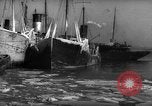 Standbild kommerziellen Fischerboote Boston Massachusetts USA, 1935, aus Sekunde 61 historischem Filmmaterial Videoclip 65675046892