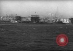 Standbild Blick vom Boot anfahren Pier Boston Massachusetts USA, 1935, aus Sekunde 12 historischem Filmmaterial Videoclip 65675046893