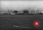 Standbild Blick vom Boot anfahren Pier Boston Massachusetts USA, 1935, aus Sekunde 20 historischem Filmmaterial Videoclip 65675046893