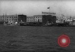 Standbild Blick vom Boot anfahren Pier Boston Massachusetts USA, 1935, aus Sekunde 24 historischem Filmmaterial Videoclip 65675046893