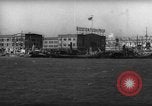 Standbild Blick vom Boot anfahren Pier Boston Massachusetts USA, 1935, aus Sekunde 40 historischem Filmmaterial Videoclip 65675046893