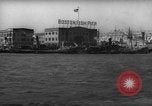 Standbild Blick vom Boot anfahren Pier Boston Massachusetts USA, 1935, aus Sekunde 48 historischem Filmmaterial Videoclip 65675046893