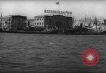 Standbild Blick vom Boot anfahren Pier Boston Massachusetts USA, 1935, aus Sekunde 52 historischem Filmmaterial Videoclip 65675046893