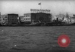 Standbild Blick vom Boot anfahren Pier Boston Massachusetts USA, 1935, aus Sekunde 53 historischem Filmmaterial Videoclip 65675046893