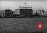 Standbild Blick vom Boot anfahren Pier Boston Massachusetts USA, 1935, aus Sekunde 56 historischem Filmmaterial Videoclip 65675046893