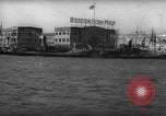 Standbild Blick vom Boot anfahren Pier Boston Massachusetts USA, 1935, aus Sekunde 57 historischem Filmmaterial Videoclip 65675046893
