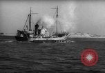 Standbild kommerziellen Fischerboote Boston Massachusetts USA, 1935, aus Sekunde 25 historischem Filmmaterial Videoclip 65675046894