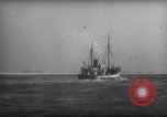 Standbild kommerziellen Fischerboote Boston Massachusetts USA, 1935, aus Sekunde 39 historischem Filmmaterial Videoclip 65675046894