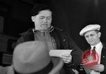 Standbild Versteigerung Fisch Boston Massachusetts USA, 1938, aus Sekunde 22 historischem Filmmaterial Videoclip 65675046902