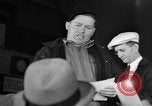 Standbild Versteigerung Fisch Boston Massachusetts USA, 1938, aus Sekunde 23 historischem Filmmaterial Videoclip 65675046902