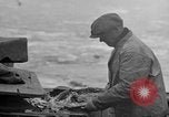 Standbild Köder Fisch zubereitet Boston Massachusetts USA, 1935, aus Sekunde 10 historischem Filmmaterial Videoclip 65675046915