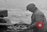 Standbild Köder Fisch zubereitet Boston Massachusetts USA, 1935, aus Sekunde 12 historischem Filmmaterial Videoclip 65675046915