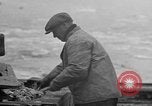 Standbild Köder Fisch zubereitet Boston Massachusetts USA, 1935, aus Sekunde 23 historischem Filmmaterial Videoclip 65675046915