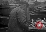 Standbild Köder Fisch zubereitet Boston Massachusetts USA, 1935, aus Sekunde 35 historischem Filmmaterial Videoclip 65675046915