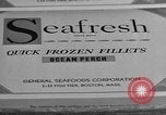 Immagine di Congelati filetto di pesce di pacchetti Boston Massachusetts USA, 1935, secondo 28 filmato di repertorio 65675046916