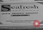 Immagine di Congelati filetto di pesce di pacchetti Boston Massachusetts USA, 1935, secondo 33 filmato di repertorio 65675046916
