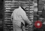 Immagine di Congelati filetto di pesce di pacchetti Boston Massachusetts USA, 1935, secondo 47 filmato di repertorio 65675046916