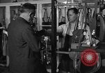 Immagine di Pelletteria United States USA, 1950, secondo 8 filmato di repertorio 65675046917