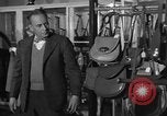 Immagine di Pelletteria United States USA, 1950, secondo 25 filmato di repertorio 65675046917