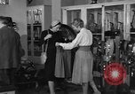 Immagine di Pelletteria United States USA, 1950, secondo 28 filmato di repertorio 65675046917