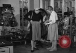 Immagine di Pelletteria United States USA, 1950, secondo 49 filmato di repertorio 65675046917