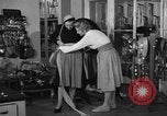 Immagine di Pelletteria United States USA, 1950, secondo 56 filmato di repertorio 65675046917