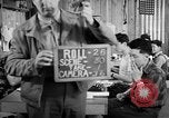 Standbild Internierung der japanischen San Bruno California USA, 1942, aus Sekunde 3 historischem Filmmaterial Videoclip 65675046920