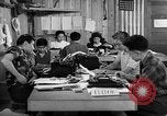 Standbild Internierung der japanischen San Bruno California USA, 1942, aus Sekunde 13 historischem Filmmaterial Videoclip 65675046920