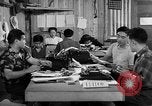 Standbild Internierung der japanischen San Bruno California USA, 1942, aus Sekunde 17 historischem Filmmaterial Videoclip 65675046920