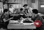 Standbild Internierung der japanischen San Bruno California USA, 1942, aus Sekunde 59 historischem Filmmaterial Videoclip 65675046920