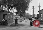 Image porte principale de Santa Anita Centre d'assemblage Santa Anita California USA, 1942, de la seconde 16 séquences d'archives historiques vidéo 65675046927