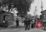 Image porte principale de Santa Anita Centre d'assemblage Santa Anita California USA, 1942, de la seconde 21 séquences d'archives historiques vidéo 65675046927