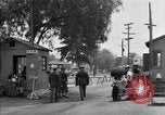 Image porte principale de Santa Anita Centre d'assemblage Santa Anita California USA, 1942, de la seconde 24 séquences d'archives historiques vidéo 65675046927