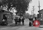 Image porte principale de Santa Anita Centre d'assemblage Santa Anita California USA, 1942, de la seconde 27 séquences d'archives historiques vidéo 65675046927